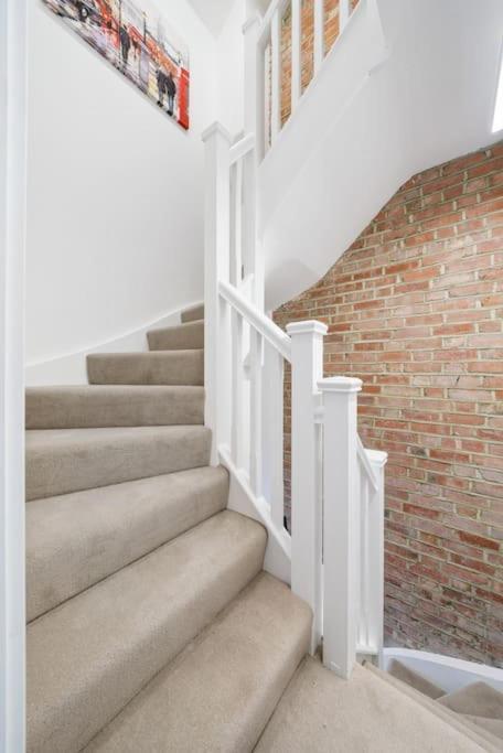 Newly Refurbished 2 Bed Flat Apartamento Mill Hill Exterior foto